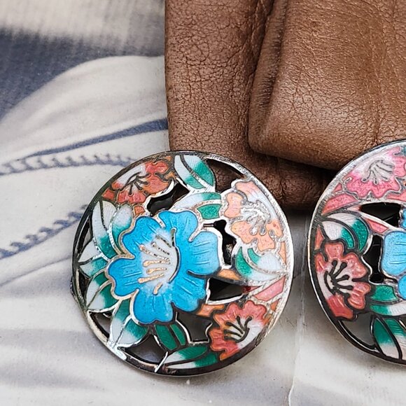 Vintage 1950's Pink & Blue Floral Cloisonne Clip-on Earrings - Picture 5 of 9